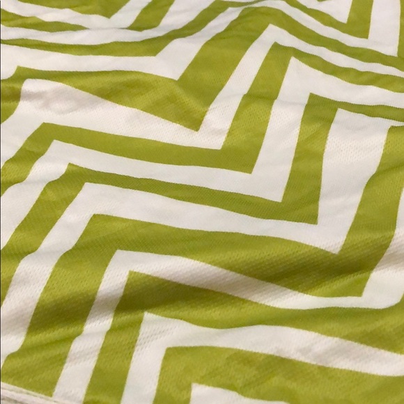 Green and white graphic dri-fit tank. Size small. - Picture 4 of 4